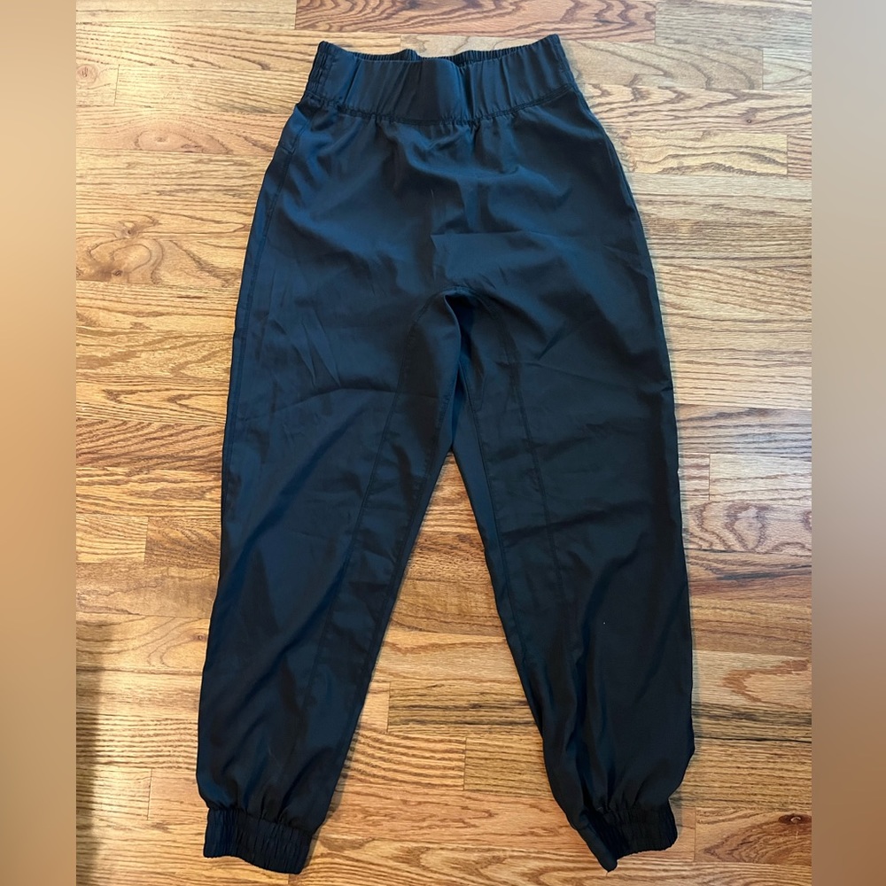 halara black slick sweatpants